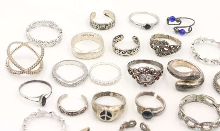 Group lot of Vintage 925 sterling silver rings