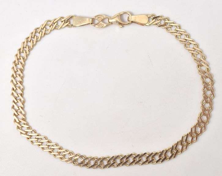 Marvelous Curb Link Bracelet in 14K Yellow Gold
