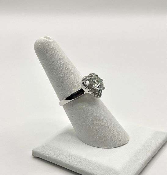14 Kt White Gold Plate 2.75 Ct VVs1 Lab Simulated Diamond Heart Ring