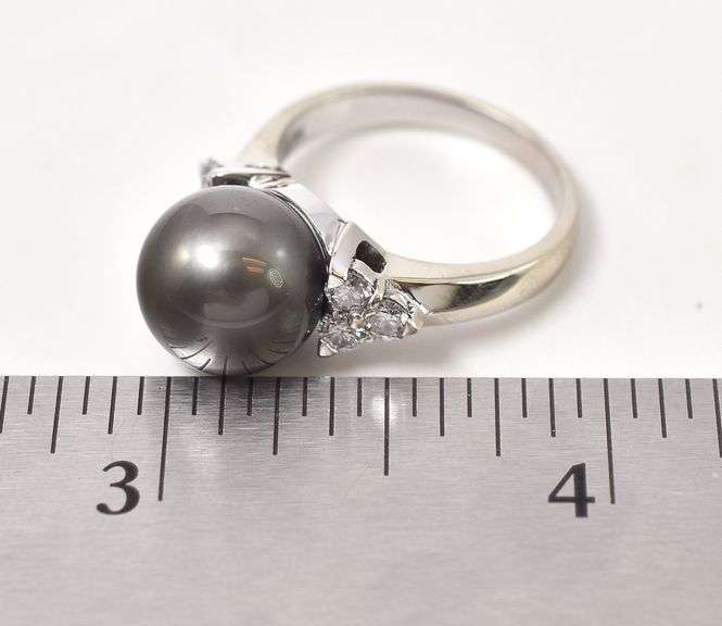 Beautiful Tahitian Pearl and Diamond Ring in 14K White Gold