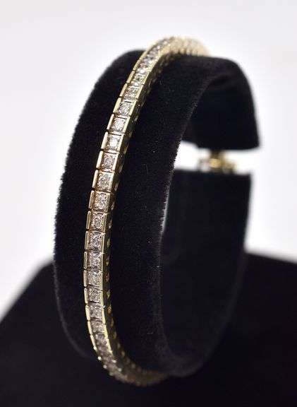 Precious Diamond Tennis Bracelet in 10K Yellow Gold