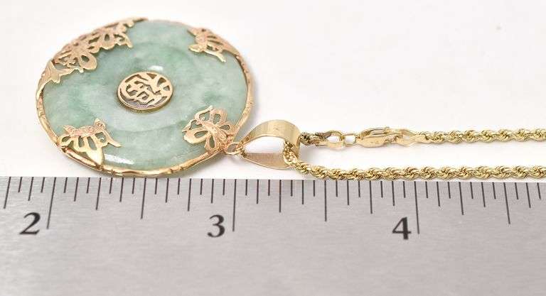 A Gorgeous Jade Pendant in 14K Yellow Gold