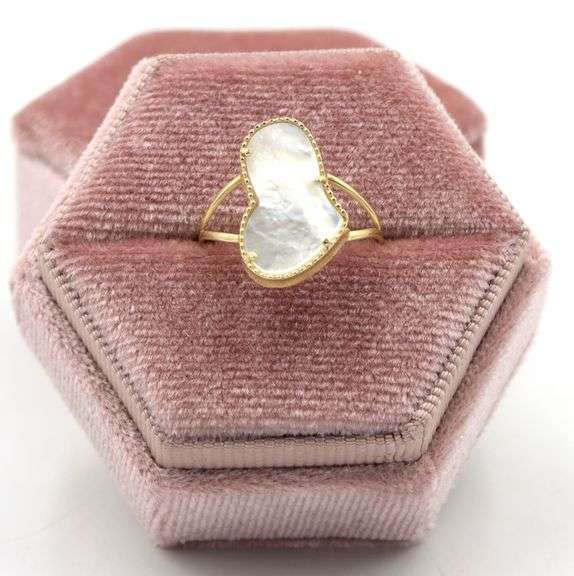Lovely Heart Shaped 14K Yellow Gold Mother of Pearl Ring