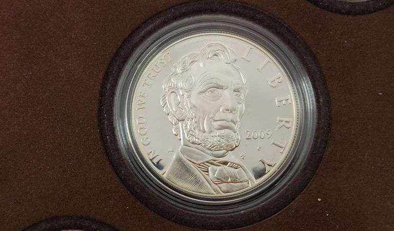 2009 U.S. Mint Lincoln Coin & Chronicles Set