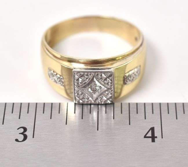 Mesmerizing Men's Diamond Ring in 14K Yellow Gold