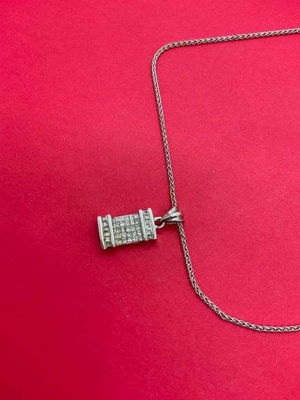 CERTIFIED 14K WHITE GOLD DIAMOND PENDANT WITH NECKLACE