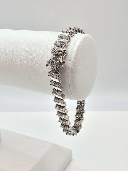 Sparkling 21.5 Ctw Lab Simulated Diamond14 Kt White Gold Plated Tennis Bracelet
