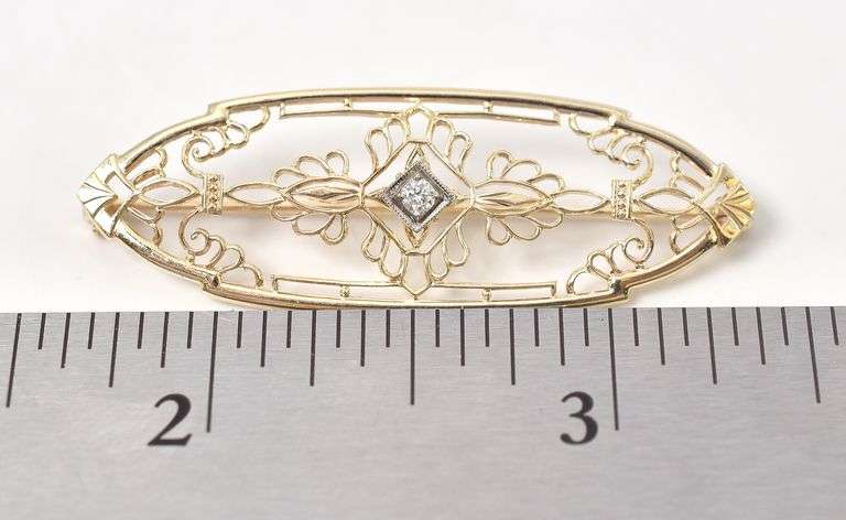 Gorgeous Diamond Pin in 10K Yellow Gold