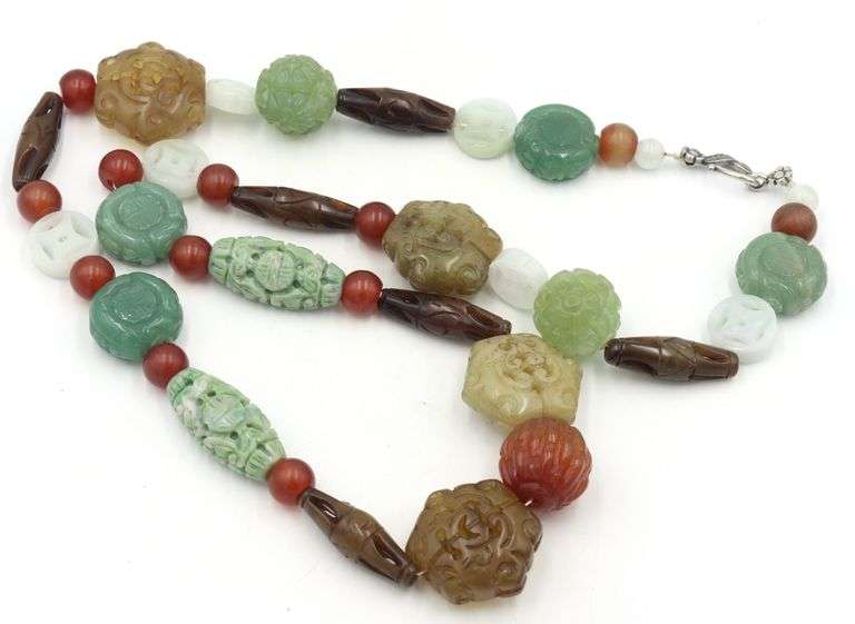 Chunky set of Jade and coral necklace and dangle earrings