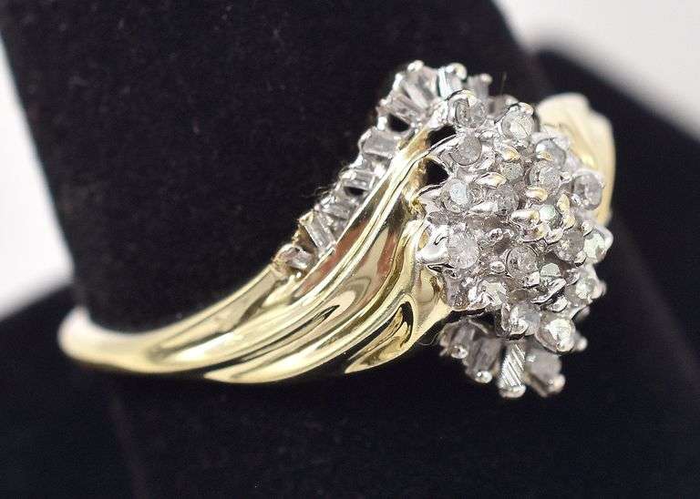 Gorgeous Diamond Ring in 10K Yellow Gold