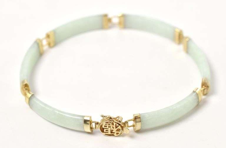 Delightful Jade Bracelet in 10K Yellow Gold