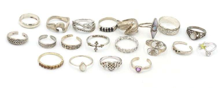 Group lot of Vintage 925 sterling silver rings