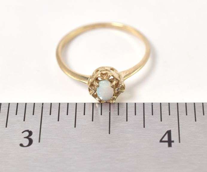 Beautiful Opal Ring in 10K Yellow Gold