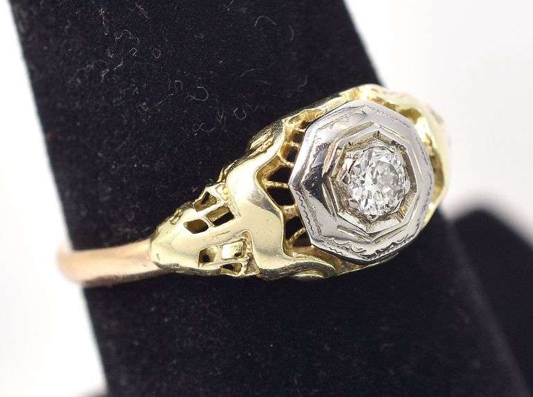 Mesmerizing Vintage Edwardian Style Approx. 0.10CTS Ring in 14K Yellow Gold
