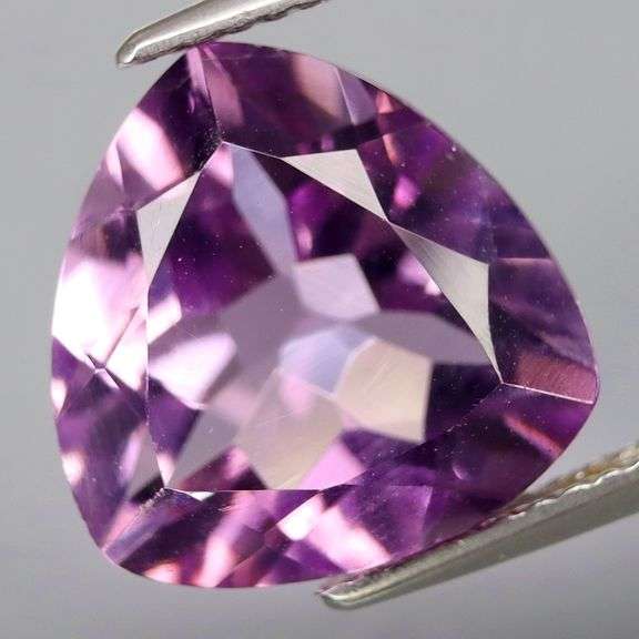 Glittering 4.08ct trillion cut natural Amethyst
