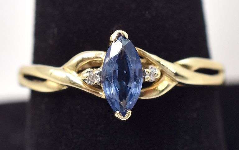 Beautiful 10K Yellow Gold Blue Sapphire and Diamond Ring