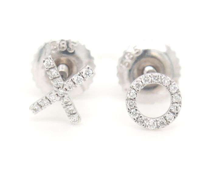 14kt White gold XO diamond stud earrings