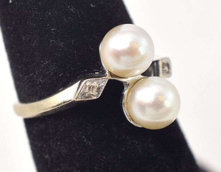 Mesmerizing Pearl and Diamond Ring in 14K White Gold