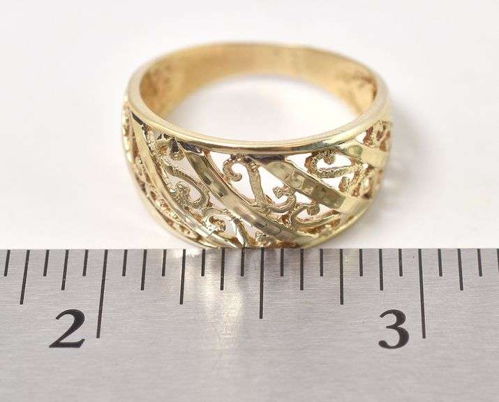 Lovely Open Gold Ring in 14K Yellow Gold