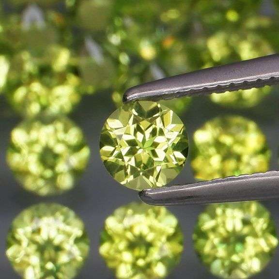 Round cut! Untreated! Matched! 7.43ct Peridot set!