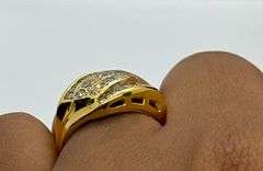 14K Yellow Gold Round Brilliant & Baguette Cut Diamond Ring