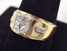 Mesmerizing Men's Diamond Ring in 14K Yellow Gold