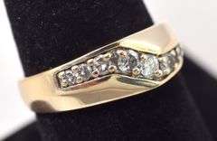 Delightful Diamond Band Ring in 14K Yellow Gold