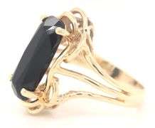 14kt Yellow gold black onyx ring