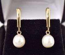 Gorgeous Pearl Dangle Earrings in 14K Yellow Gold