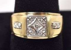 Mesmerizing Men's Diamond Ring in 14K Yellow Gold