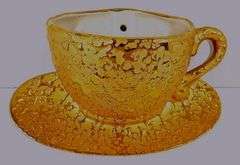 22K Weeping Bright Gold Teacup Wall Pocket