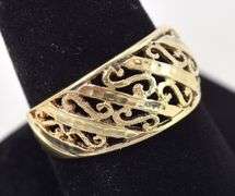 Lovely Open Gold Ring in 14K Yellow Gold