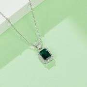 Beautiful 1.5 Ct VVs1 Lab Created Emerald Pendant