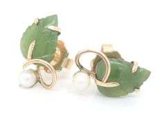 14kt Yellow gold green Jade and pearl leaf shaped earrings