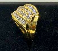 14K Yellow Gold Round Brilliant & Baguette Cut Diamond Ring
