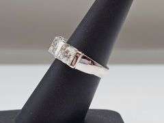 Sparkling 14 Kt White Gold Plate 4.15 Ct VVs1 F-G Simulated Diamond Ring
