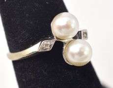 Mesmerizing Pearl and Diamond Ring in 14K White Gold