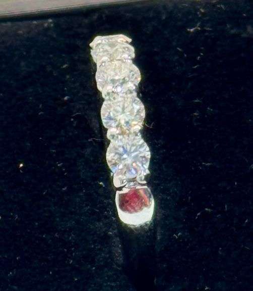 14K White Gold Round Brilliant Cut Diamond Wedding Band