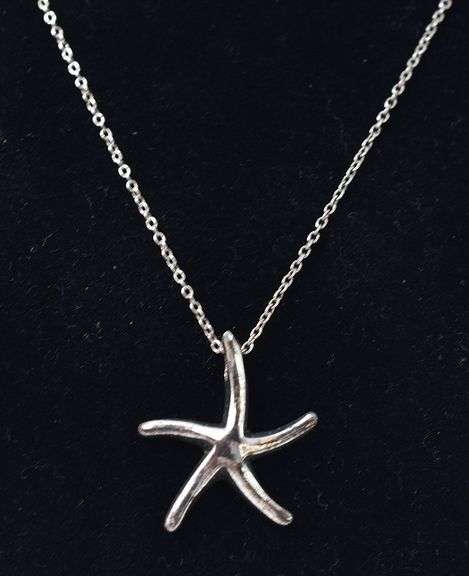 Starfish Pendant Necklace in Sterling Silver