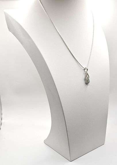 Sparkling 2 Ct VVs1 Lab Simulated Ice Mint Green Diamond Pendant w/chain