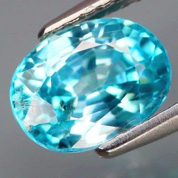 Brilliant! 2.24ct diamond luster blue Zircon