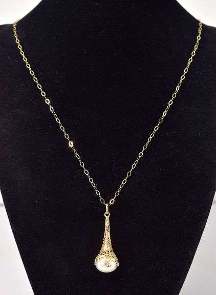 Interesting 14K Yellow Gold Pearl Pendant Necklace