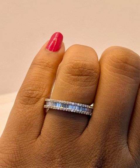 18K White Gold Baguette Cut Diamond Wedding Band