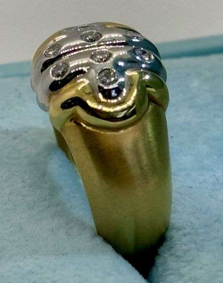 14K Two-Tone Gold Round Brilliant Cut Diamond Ring