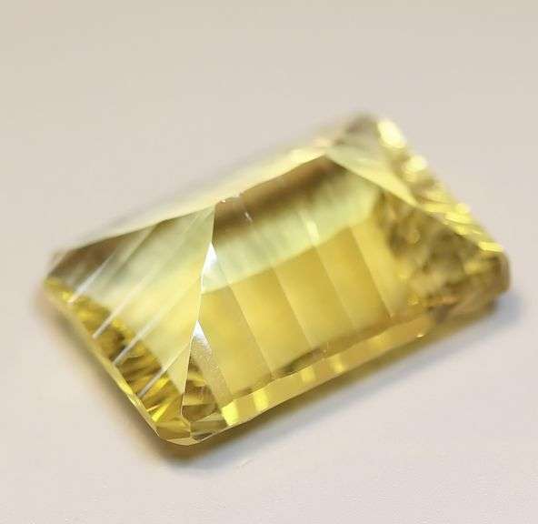 Captivating 38.56ct 26mm wheat blonde Citrine