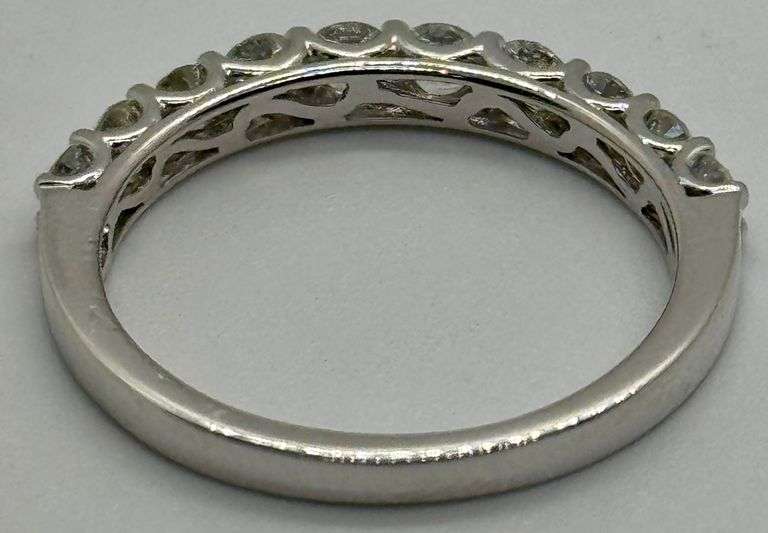 14K White Gold Round Brilliant Cut Ring Set
