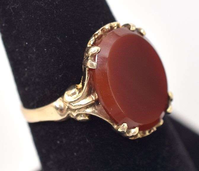 Vintage 10K Yellow Gold Red Gemstone Ring