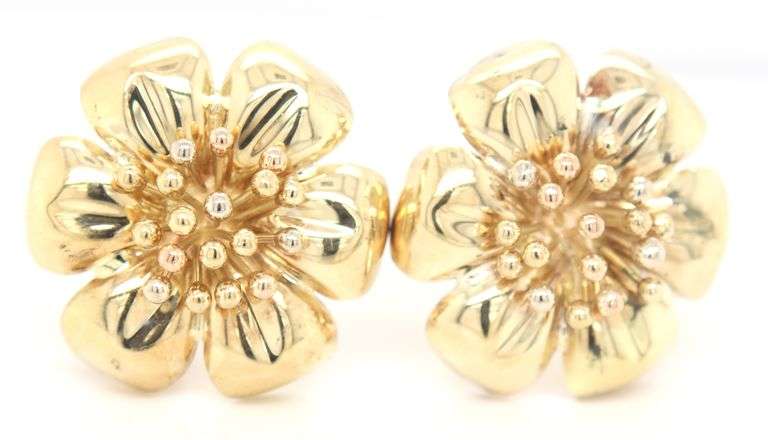 18kt Yellow gold flower omega back earrings