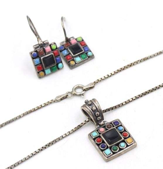 Set of Vintage 925 sterling silver gemstone pendant o box chain and matching earrings