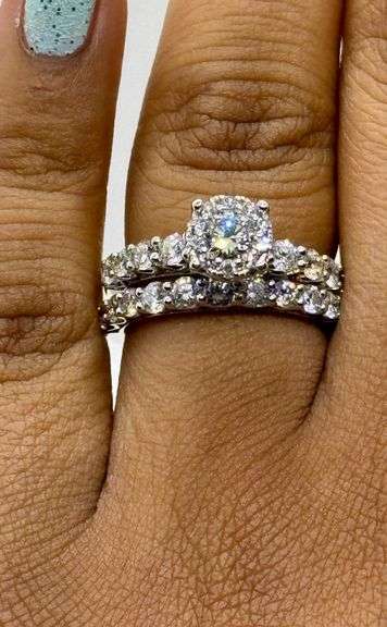 14K White Gold Round Brilliant Cut Ring Set